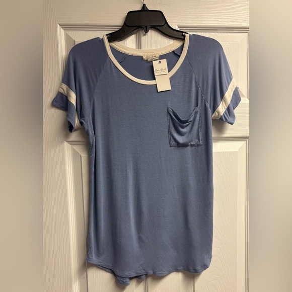 Ultra Flirt Tops - NWT Ultra Flirt Pocket T-Shirt Size Small